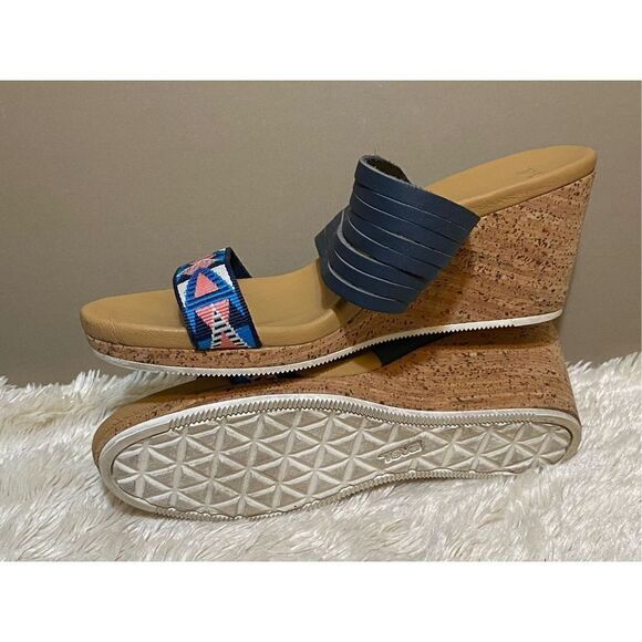Teva Women’s Arabella Navy Blue Tribal Aztec Cork Wedge Sandal Sz 9 US - Picture 8 of 8